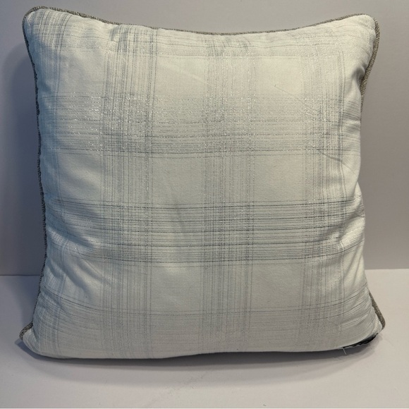 Secret Celebrity Embroidered Glitter Throw Pillow 18x18” Christmas Snow ThemeEUC - Picture 6 of 10